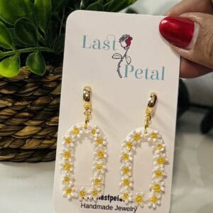 Daisy border earrings