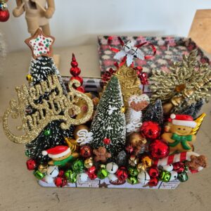 Gingerbread arrangement