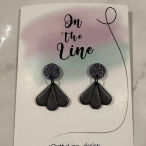 Detailed Fan Drop- Black