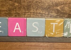 Scrabble tiles - EASTER w/bunny - WHT BG with stand